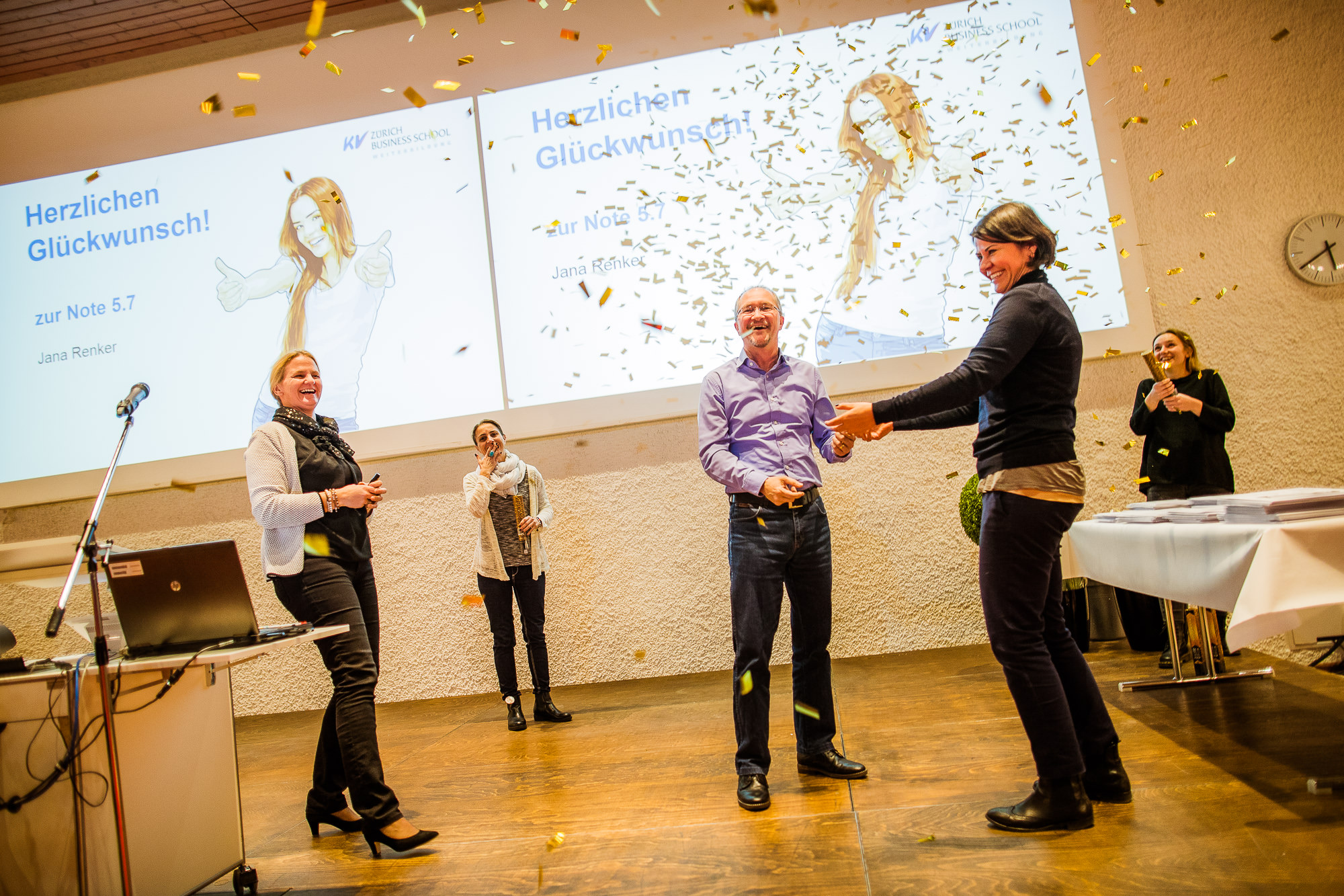 Export x3 1DX28989 KVZ Diplomfeier Sozialversicherungsfachleute