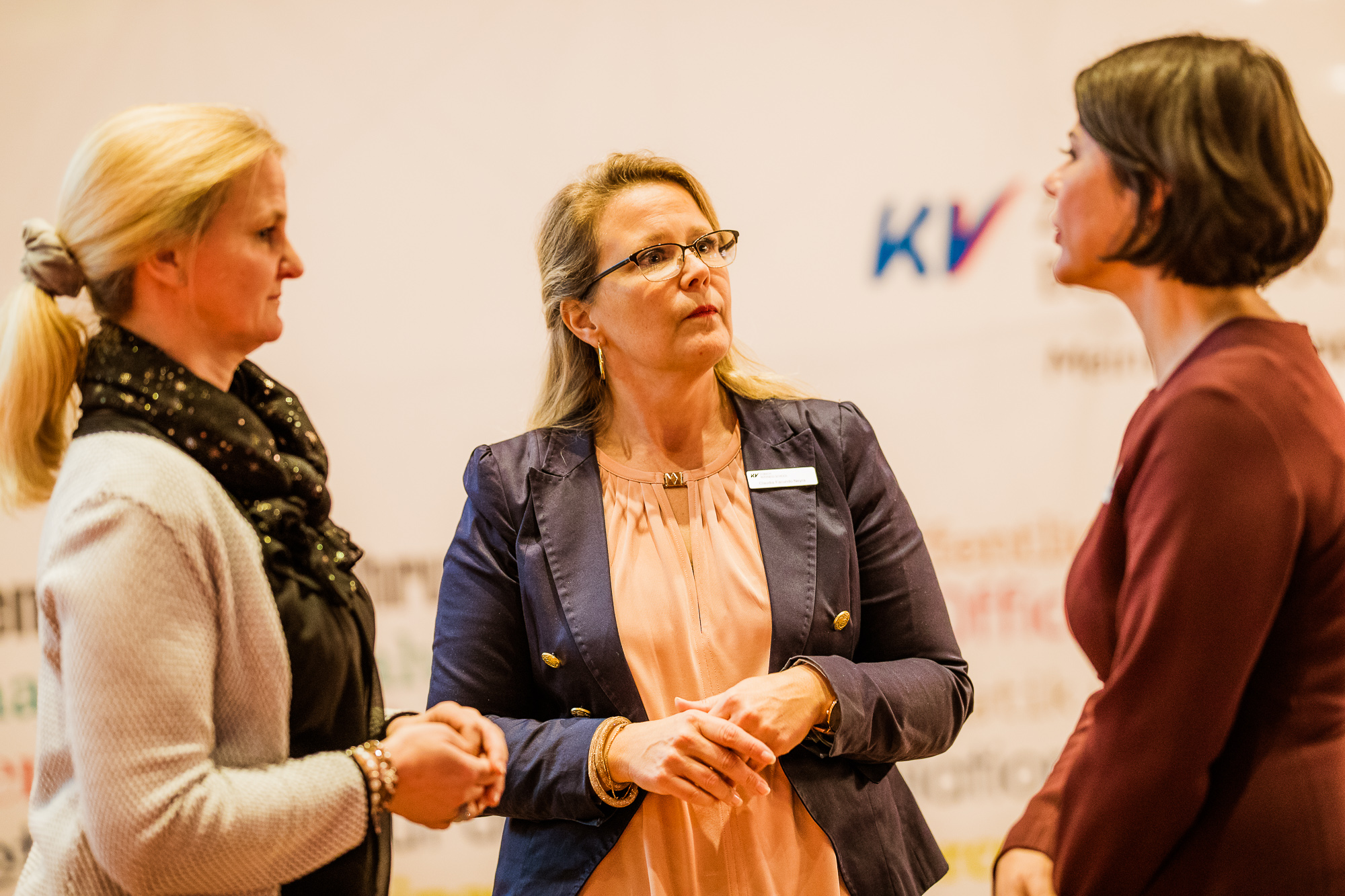 Export x3 1DX29064 KVZ Diplomfeier Sozialversicherungsfachleute