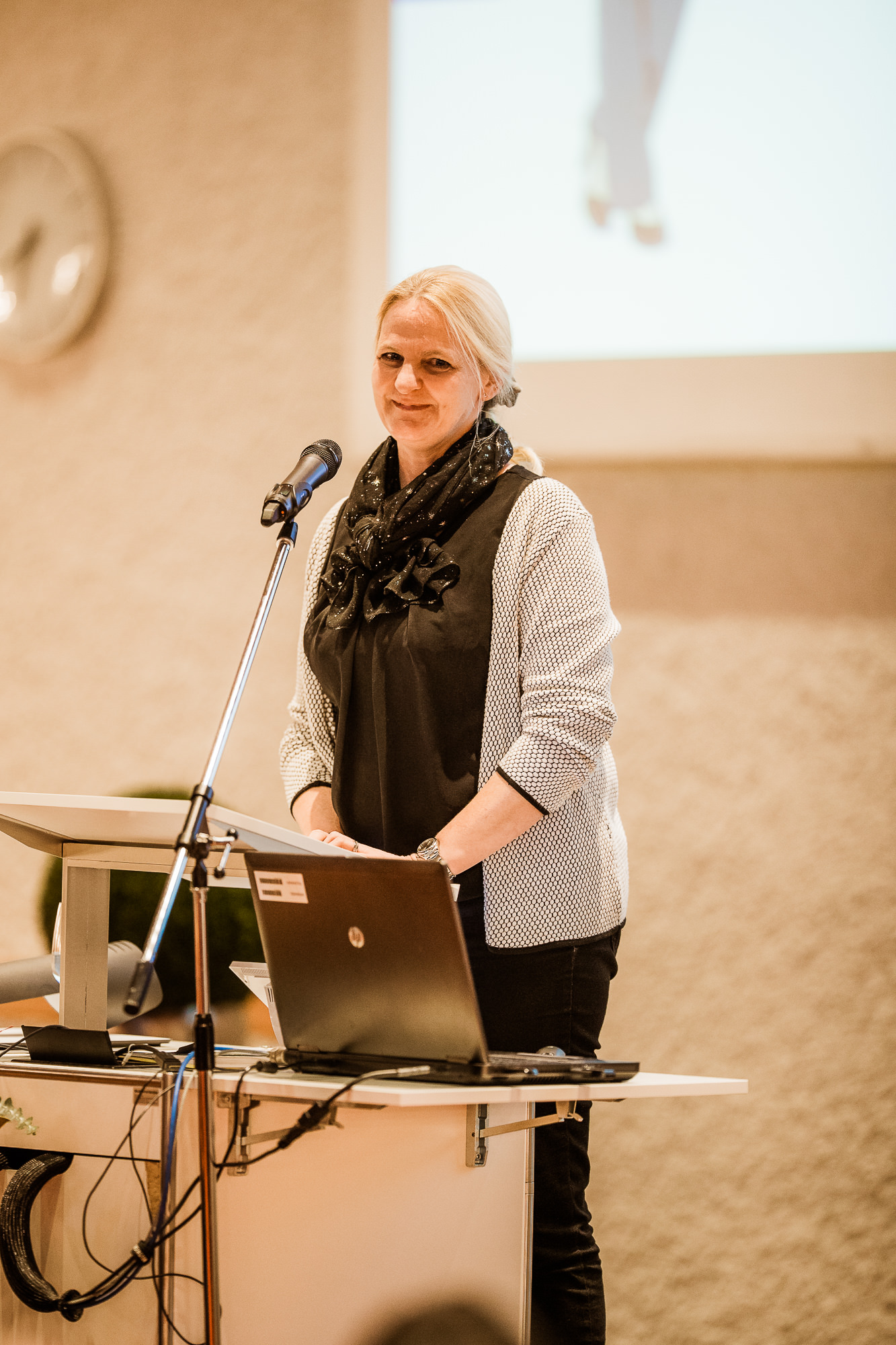 Export x3 1DX29192 KVZ Diplomfeier Sozialversicherungsfachleute