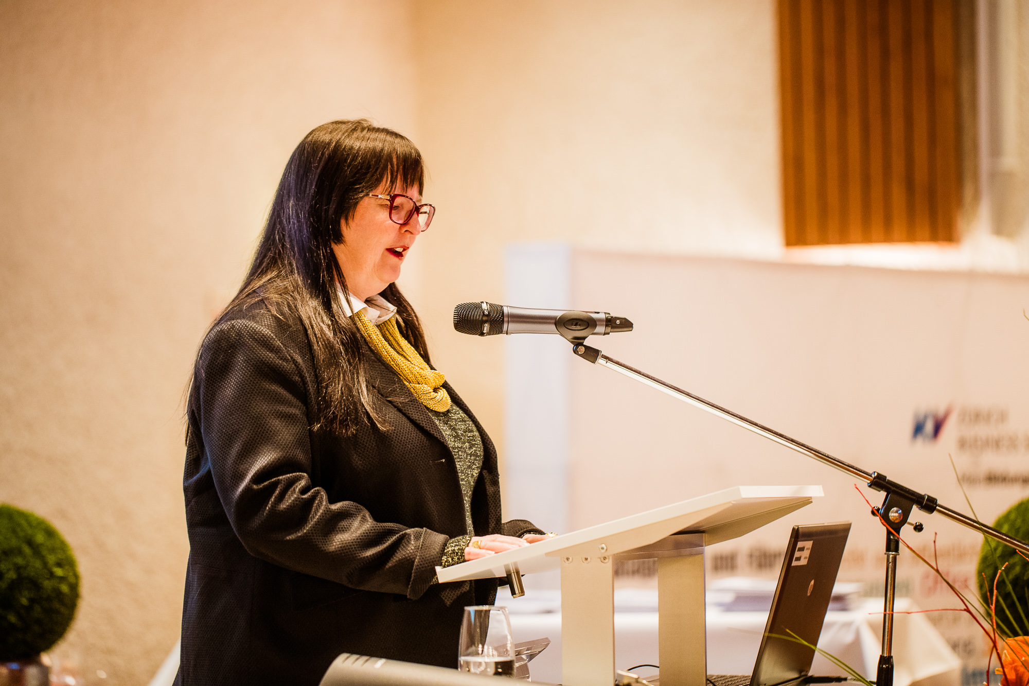 Export x3 1DX29251 KVZ Diplomfeier Sozialversicherungsfachleute