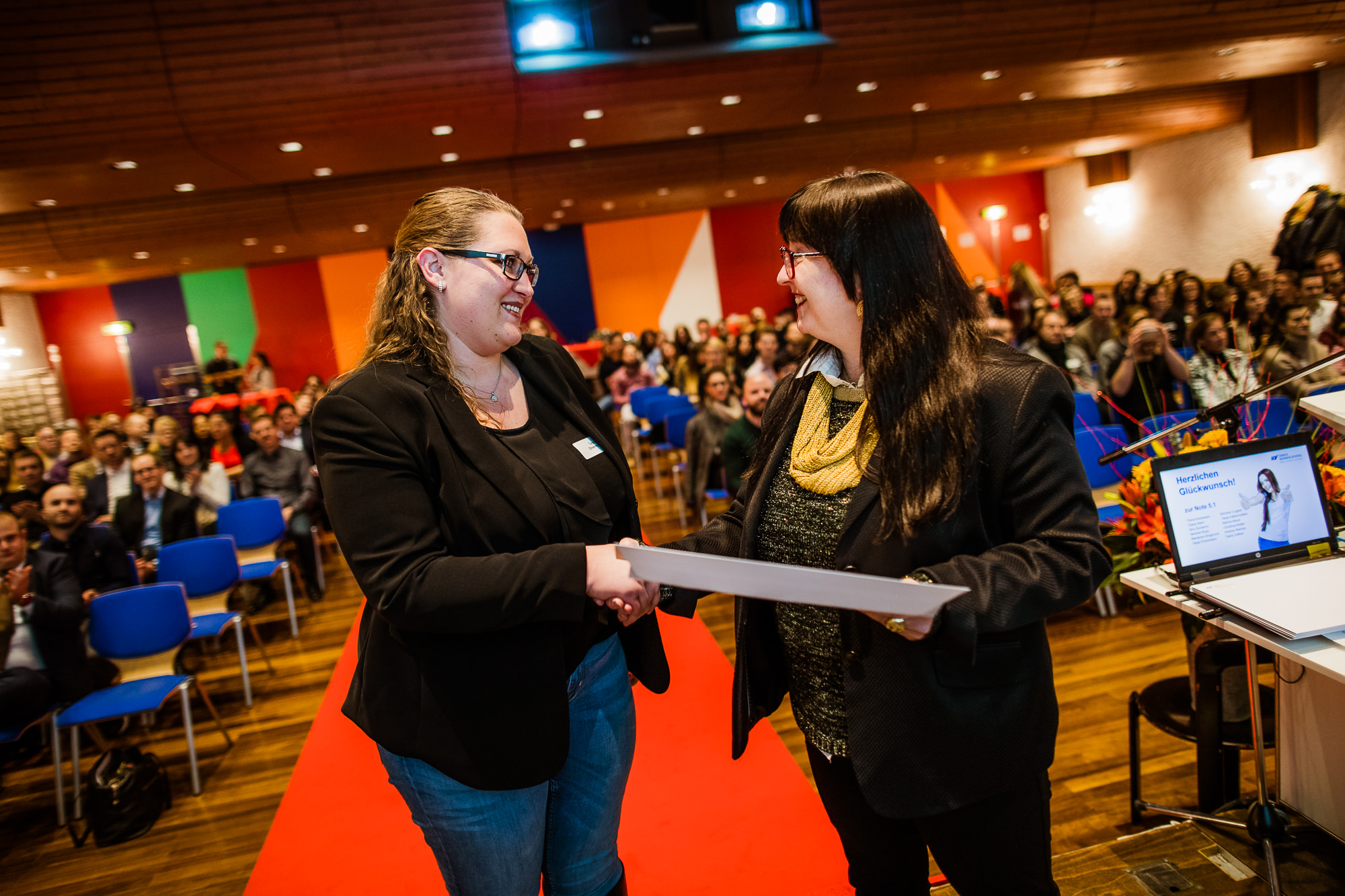 Export x3 1DX29474 KVZ Diplomfeier Sozialversicherungsfachleute