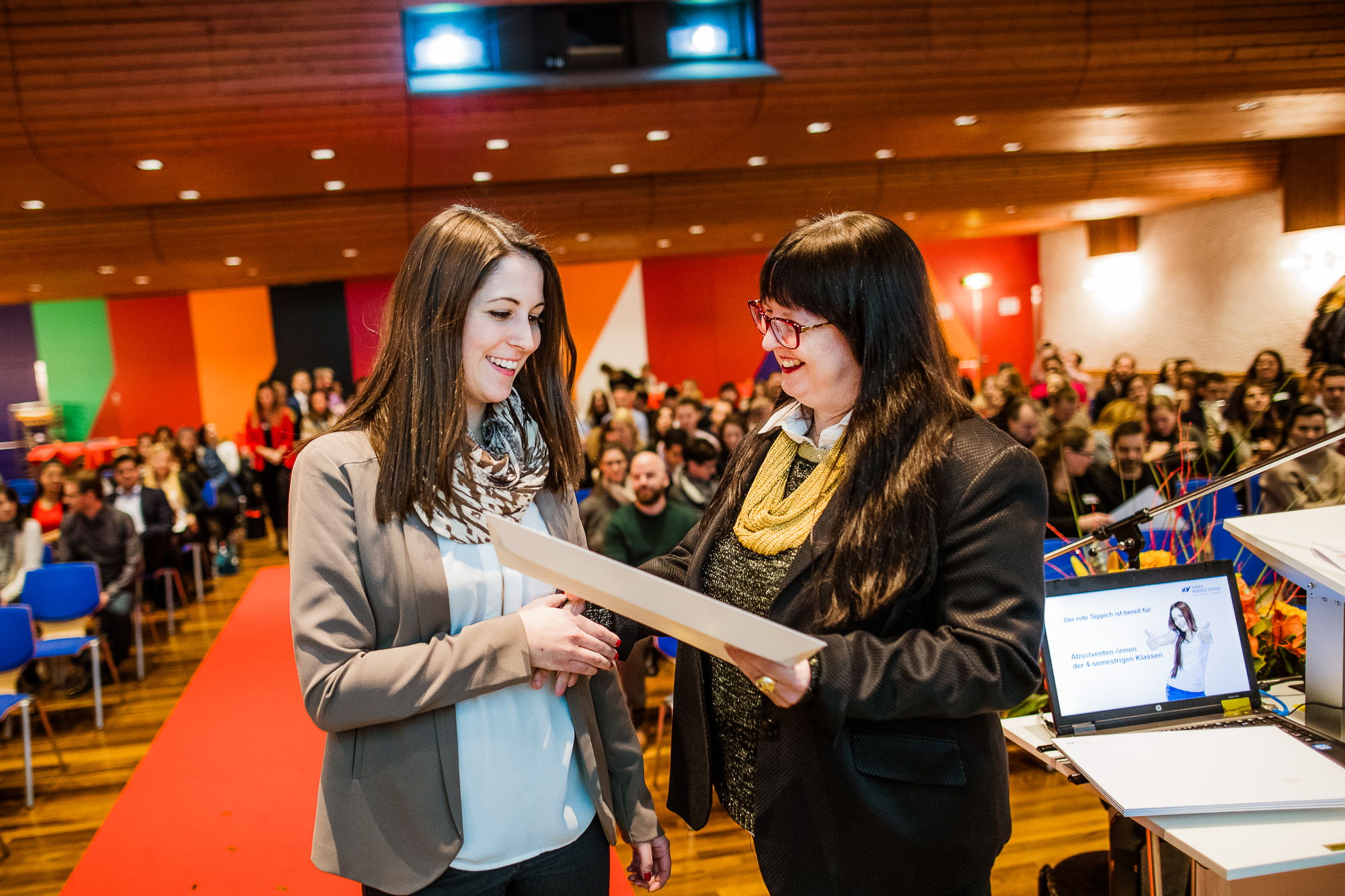 Export x3 1DX29654 KVZ Diplomfeier Sozialversicherungsfachleute