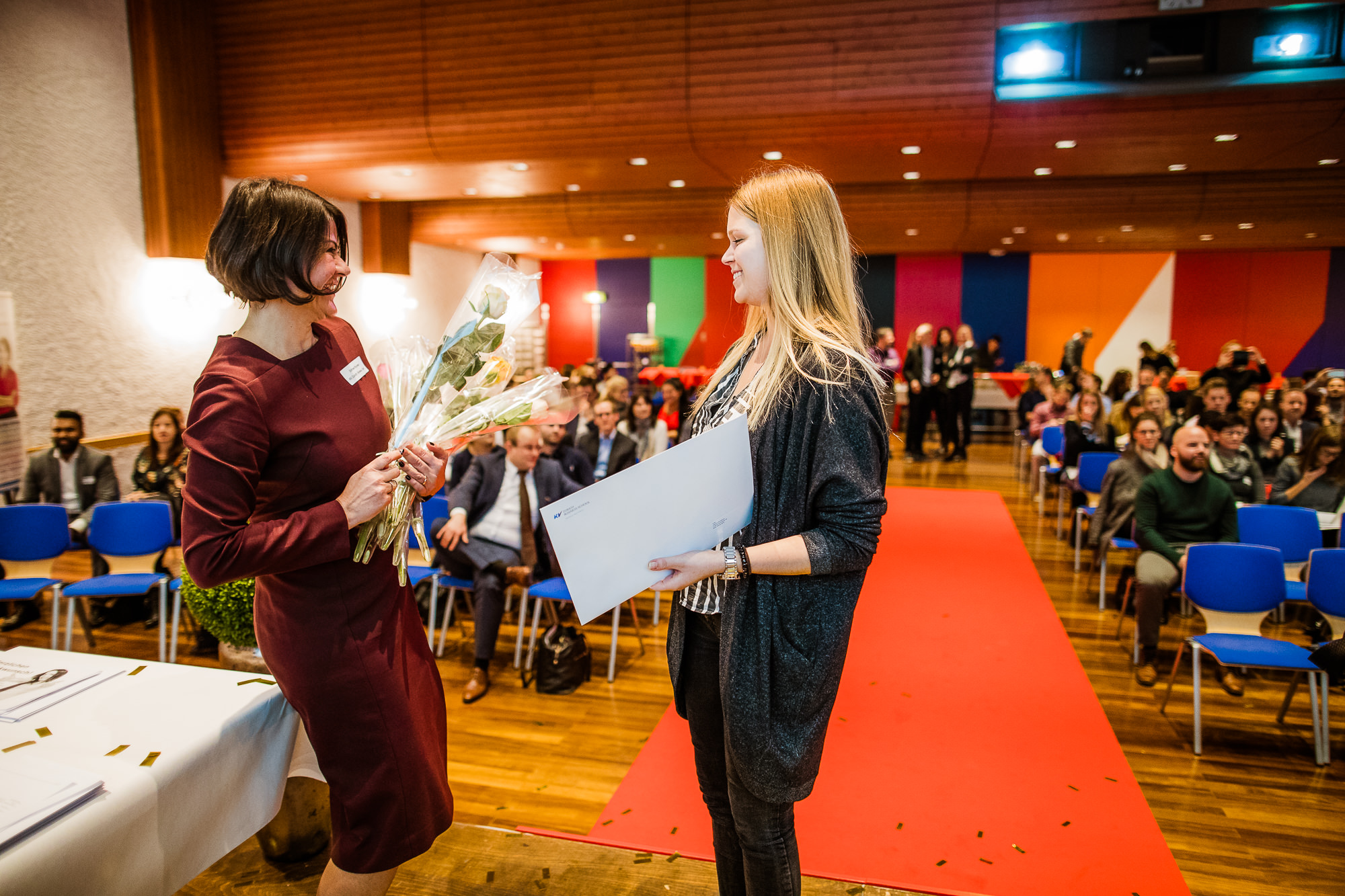 Export x3 1DX29675 KVZ Diplomfeier Sozialversicherungsfachleute