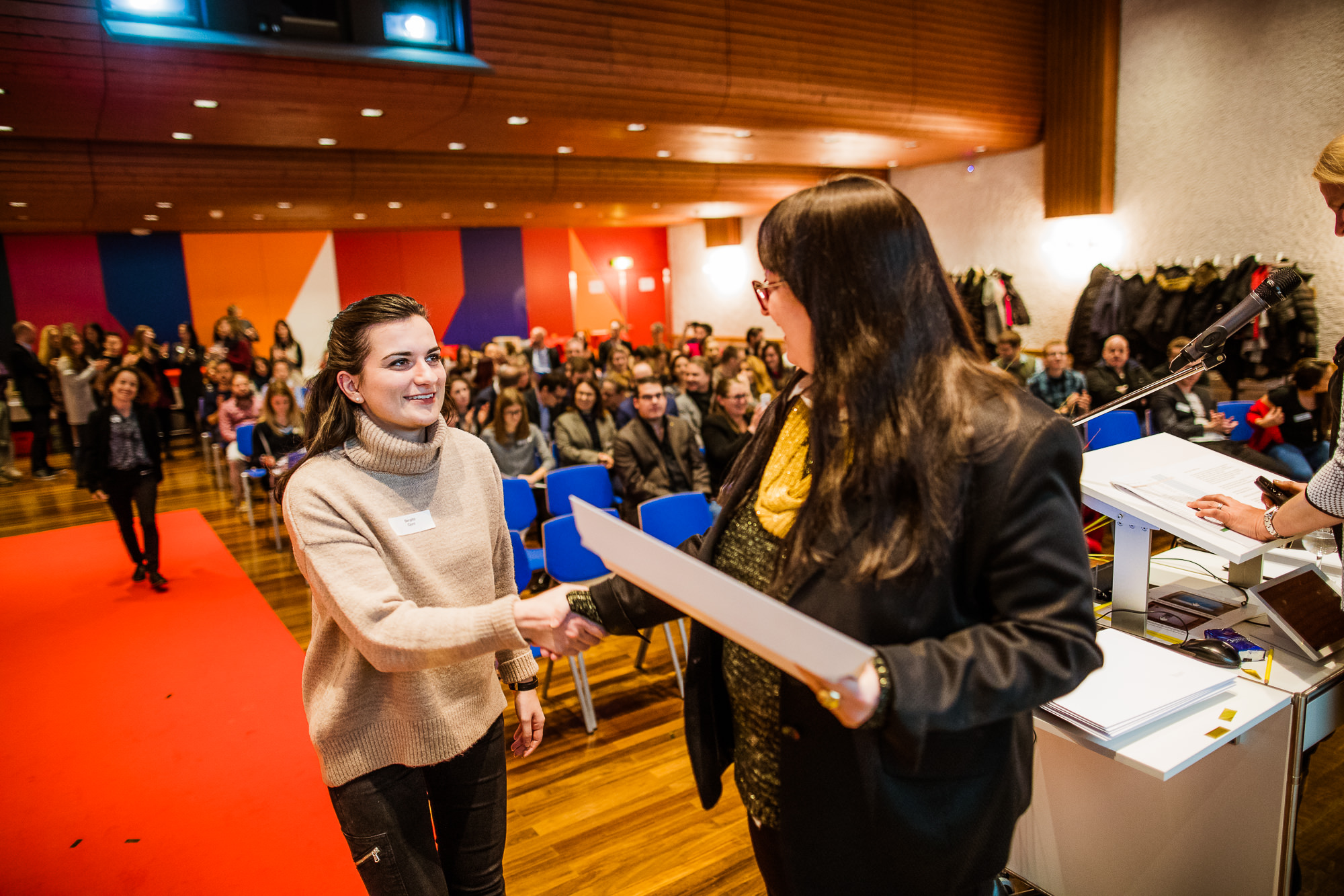 Export x3 1DX29688 KVZ Diplomfeier Sozialversicherungsfachleute