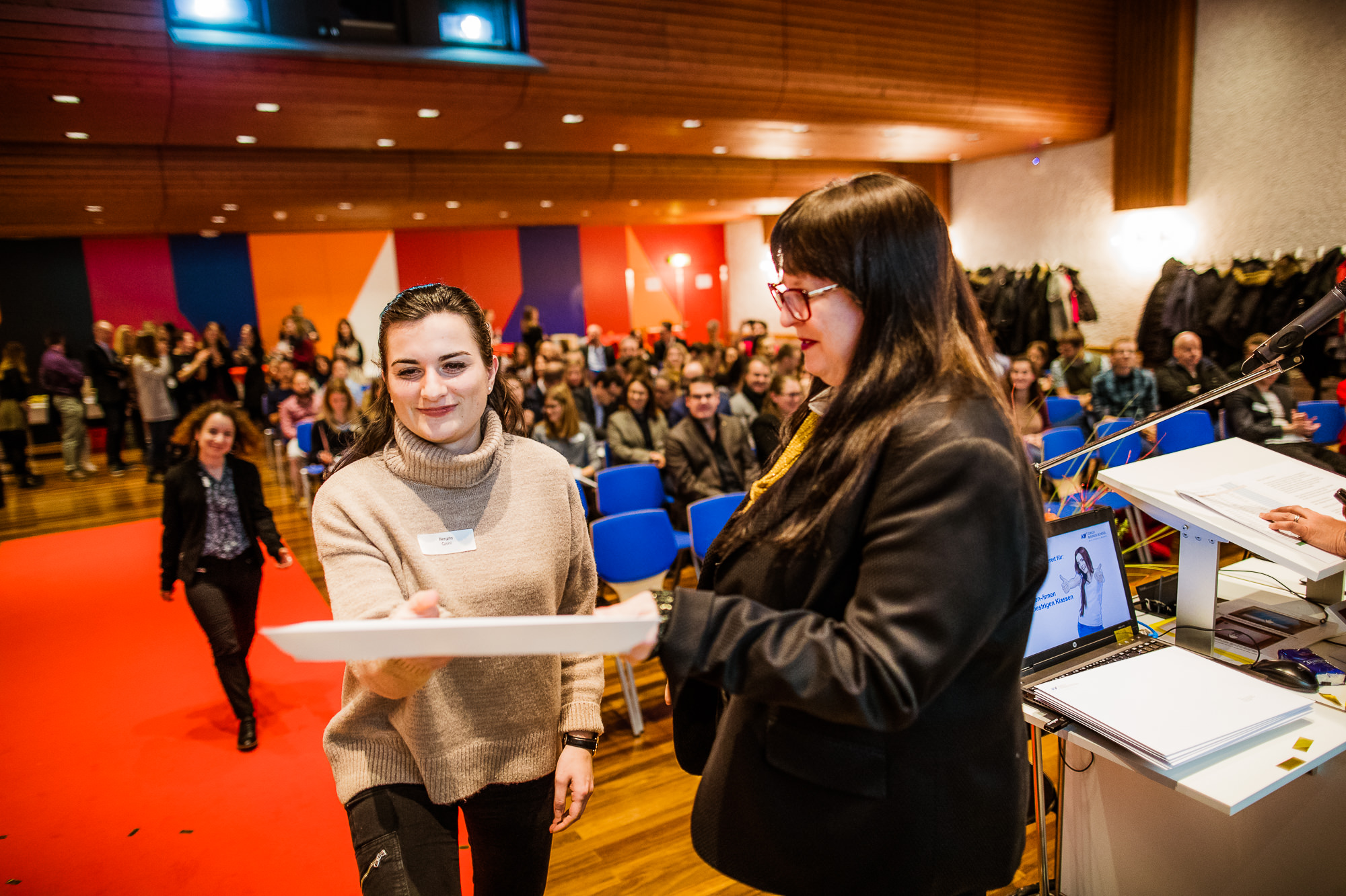 Export x3 1DX29690 KVZ Diplomfeier Sozialversicherungsfachleute