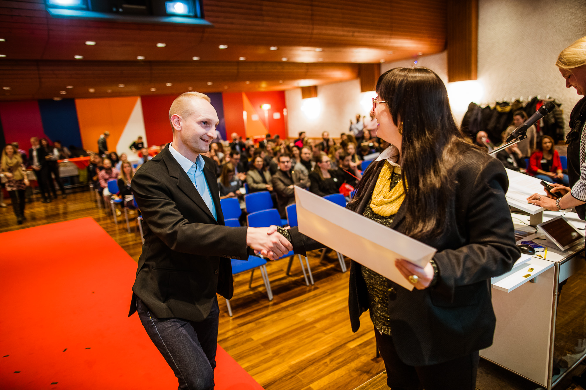 Export x3 1DX29747 KVZ Diplomfeier Sozialversicherungsfachleute