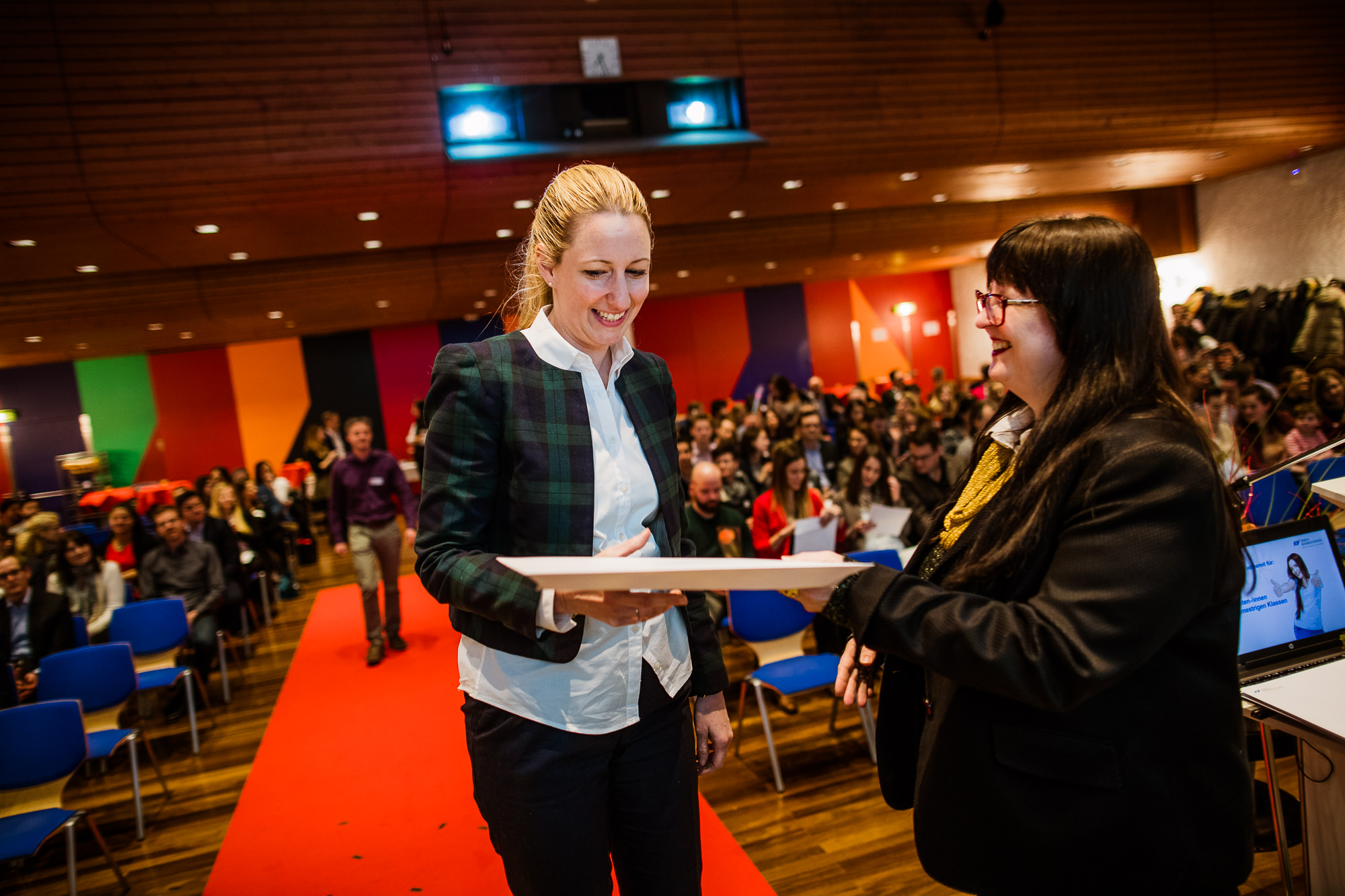 Export x3 1DX29766 KVZ Diplomfeier Sozialversicherungsfachleute