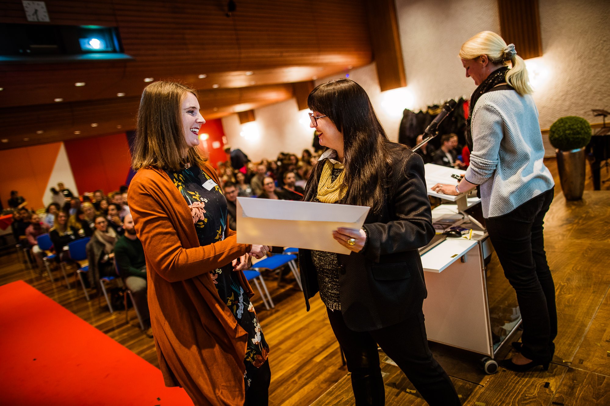 Export x3 1DX29845 KVZ Diplomfeier Sozialversicherungsfachleute