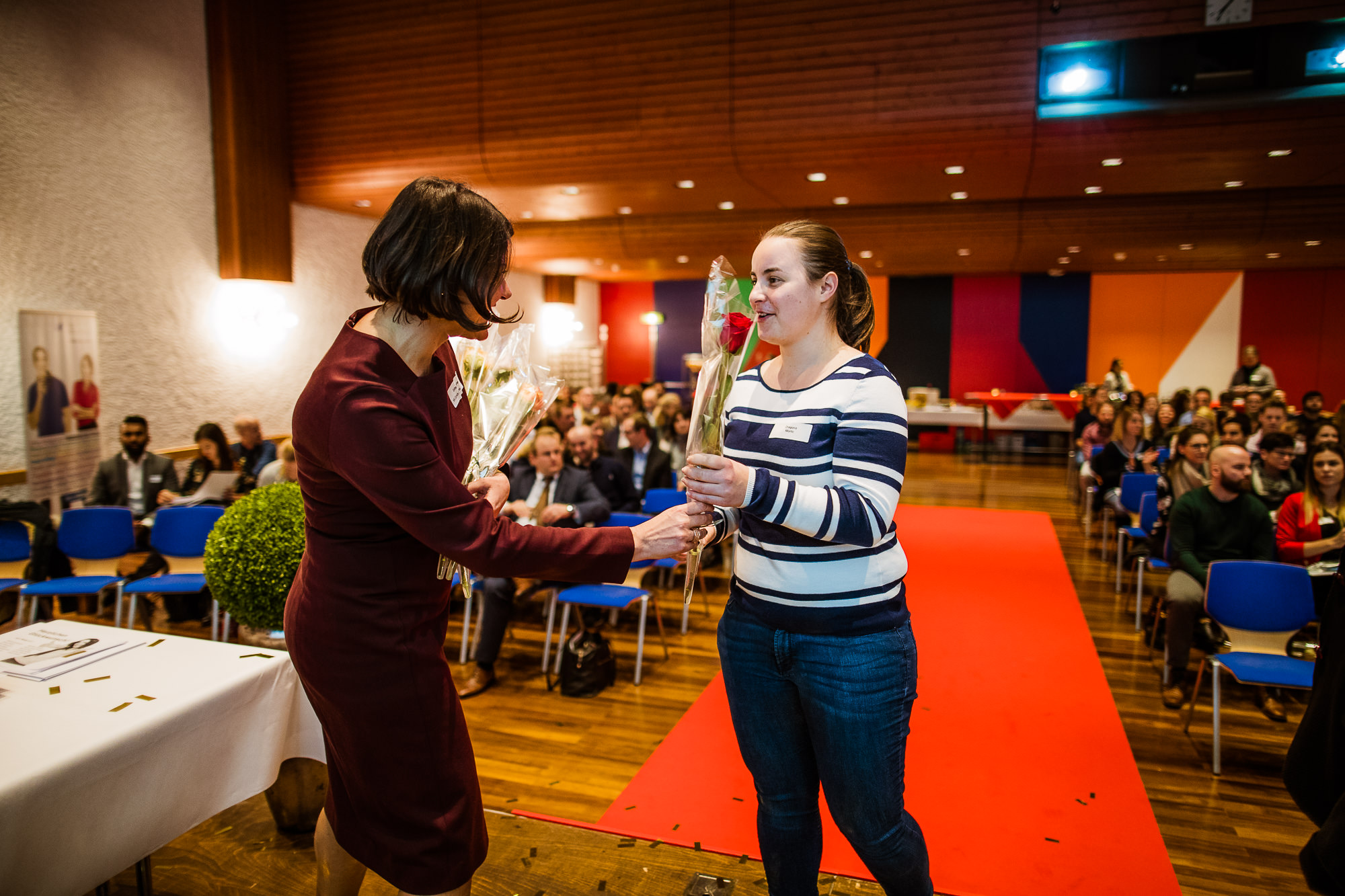 Export x3 1DX29988 KVZ Diplomfeier Sozialversicherungsfachleute