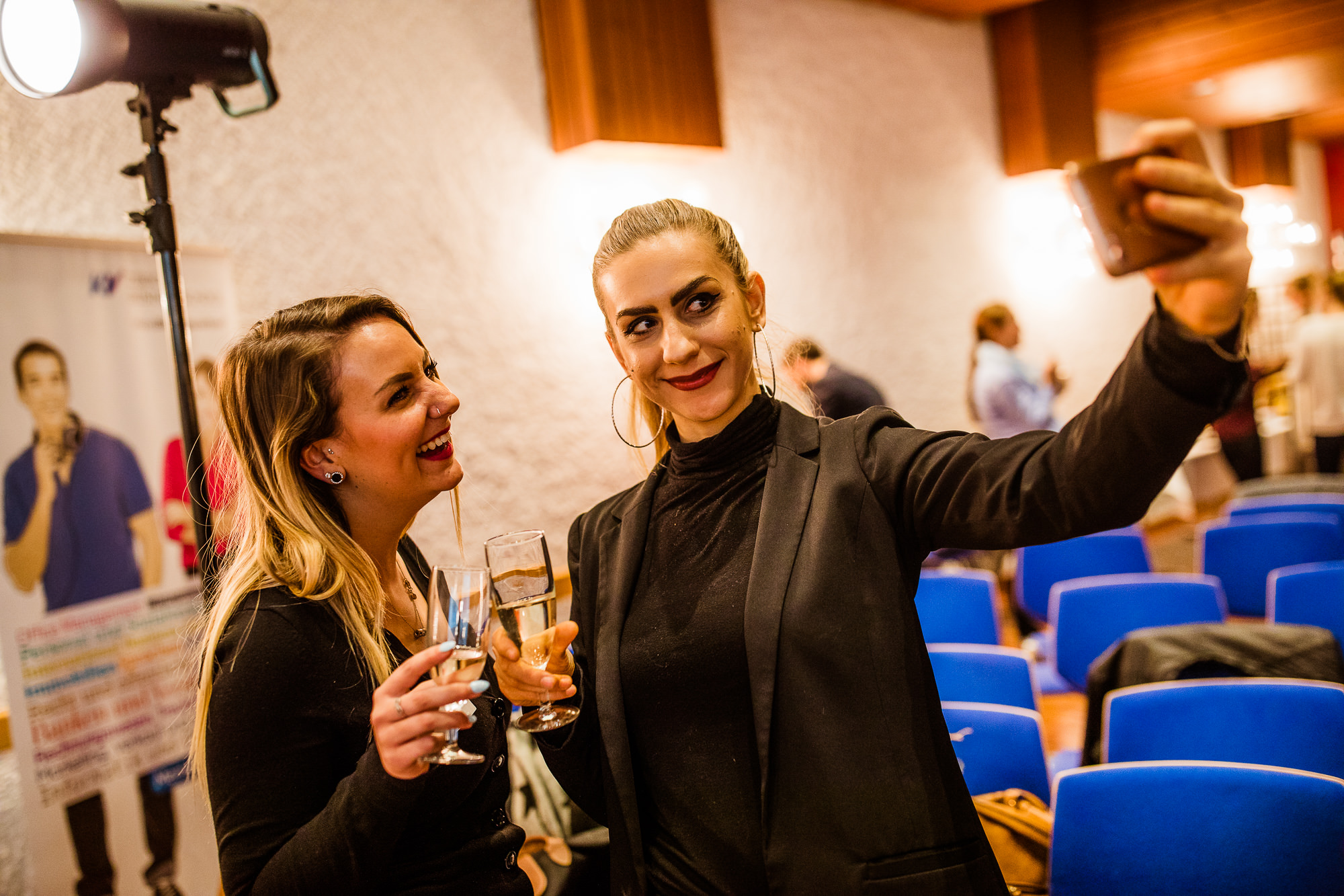 Export x3 5D4 9022 KVZ Diplomfeier Sozialversicherungsfachleute