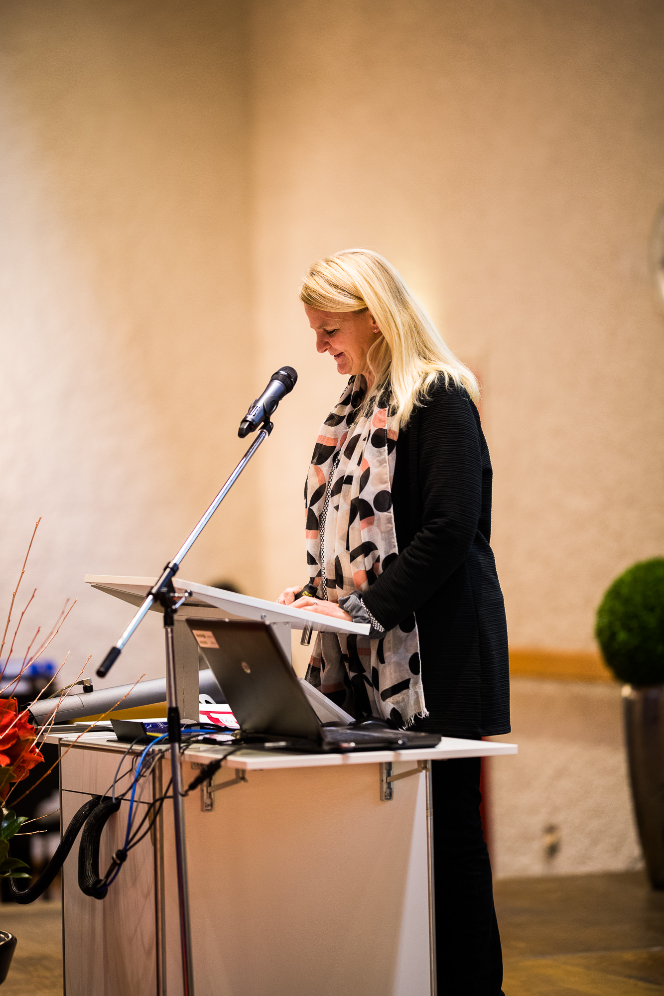 Export x3 1DX20453 KVZ Diplomfeier Sachbearbeiter