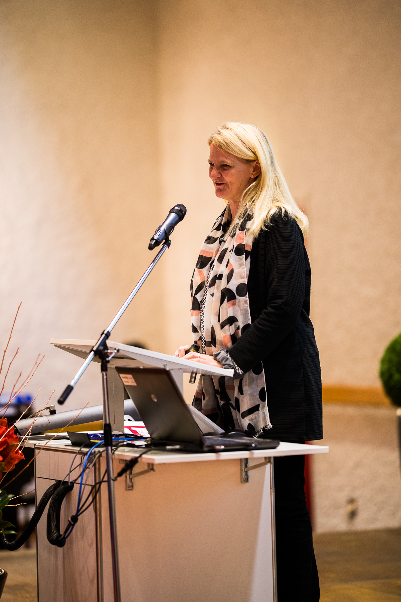 Export x3 1DX20454 KVZ Diplomfeier Sachbearbeiter