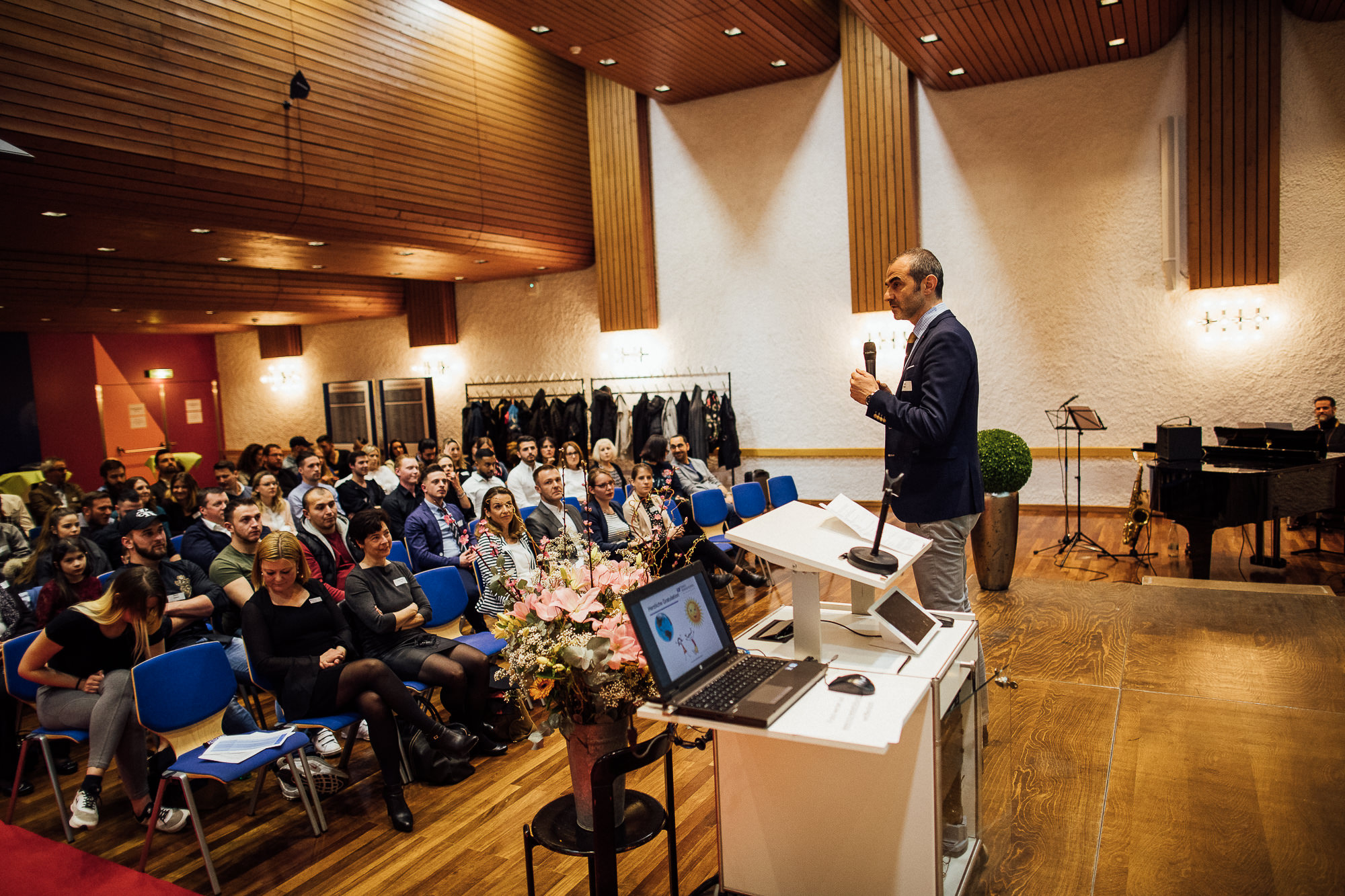 Export x3 1DX22410 KVZ Diplomfeier Handelsschule&HWD