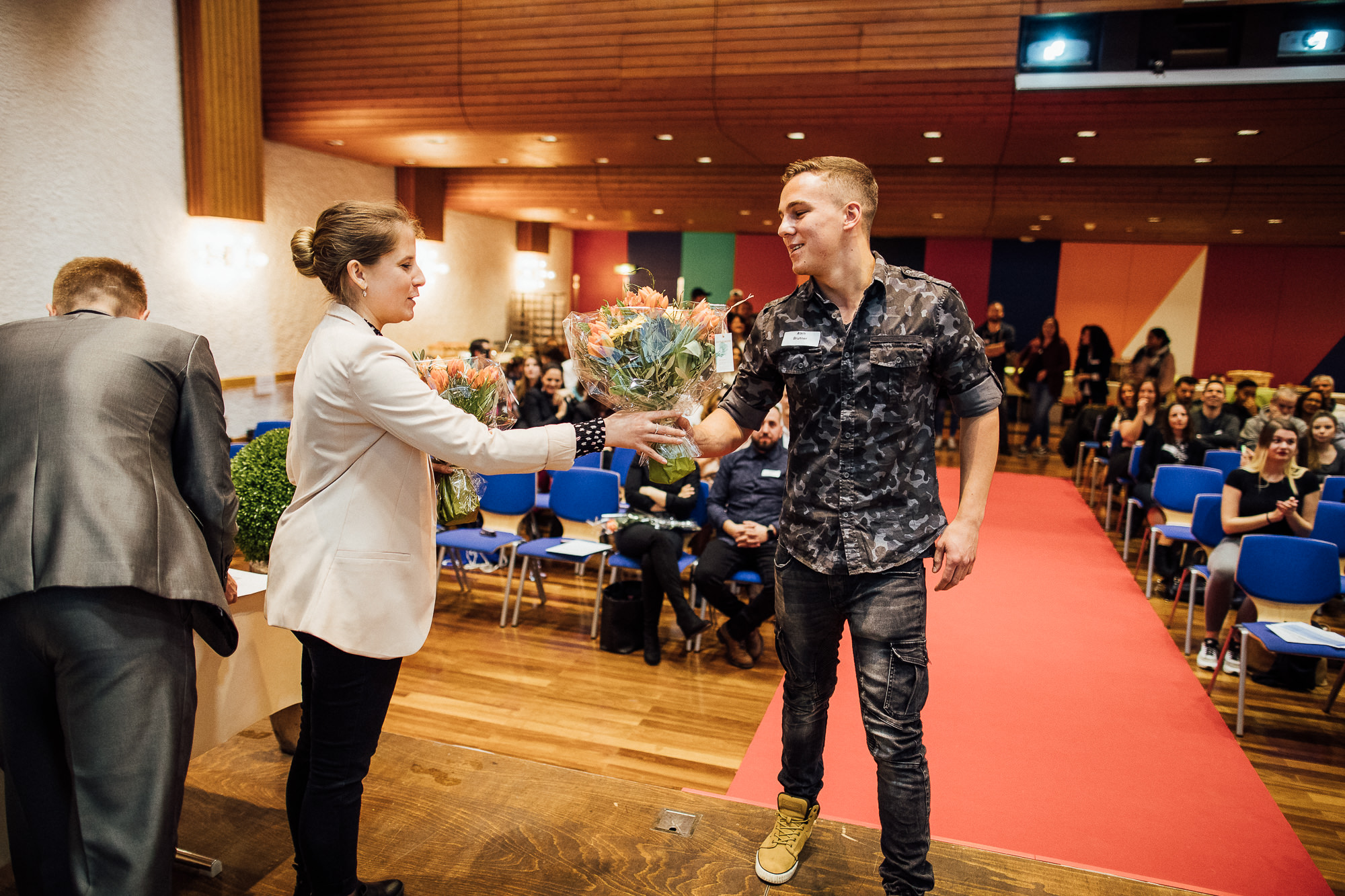 Export x3 1DX22566 KVZ Diplomfeier Handelsschule&HWD