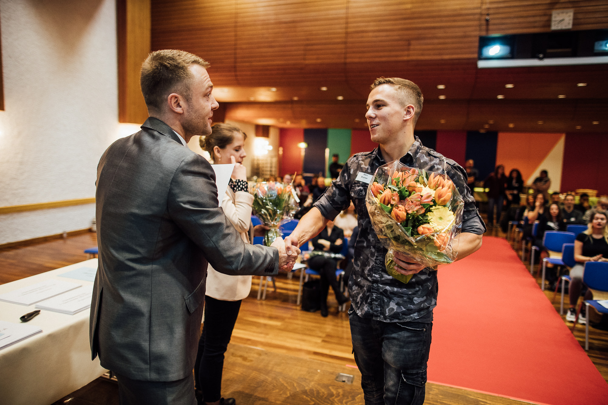 Export x3 1DX22568 KVZ Diplomfeier Handelsschule&HWD