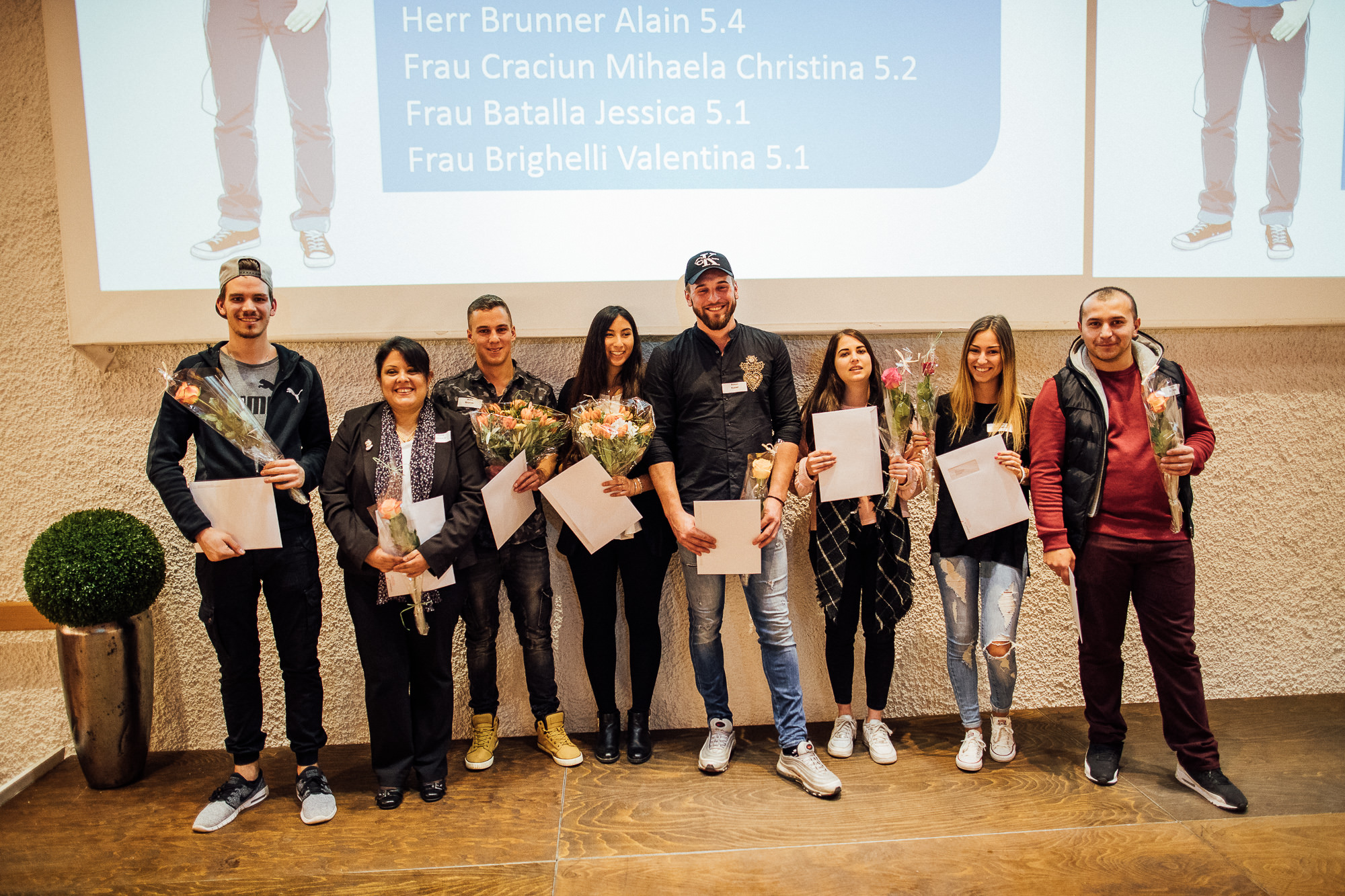 Export x3 1DX22724 KVZ Diplomfeier Handelsschule&HWD