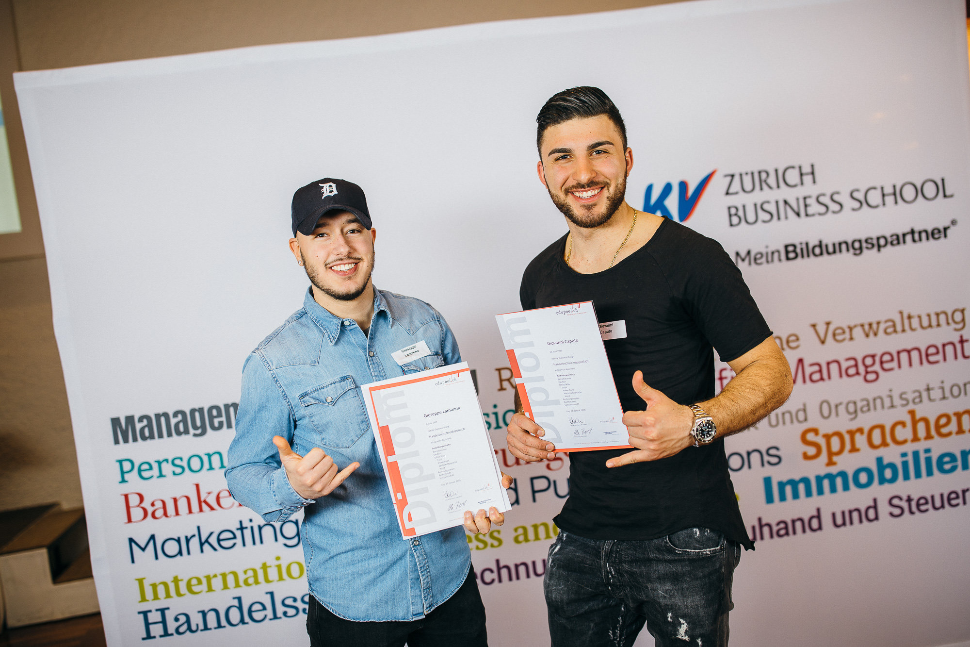 Export x3 5D4 2874 KVZ Diplomfeier Handelsschule&HWD