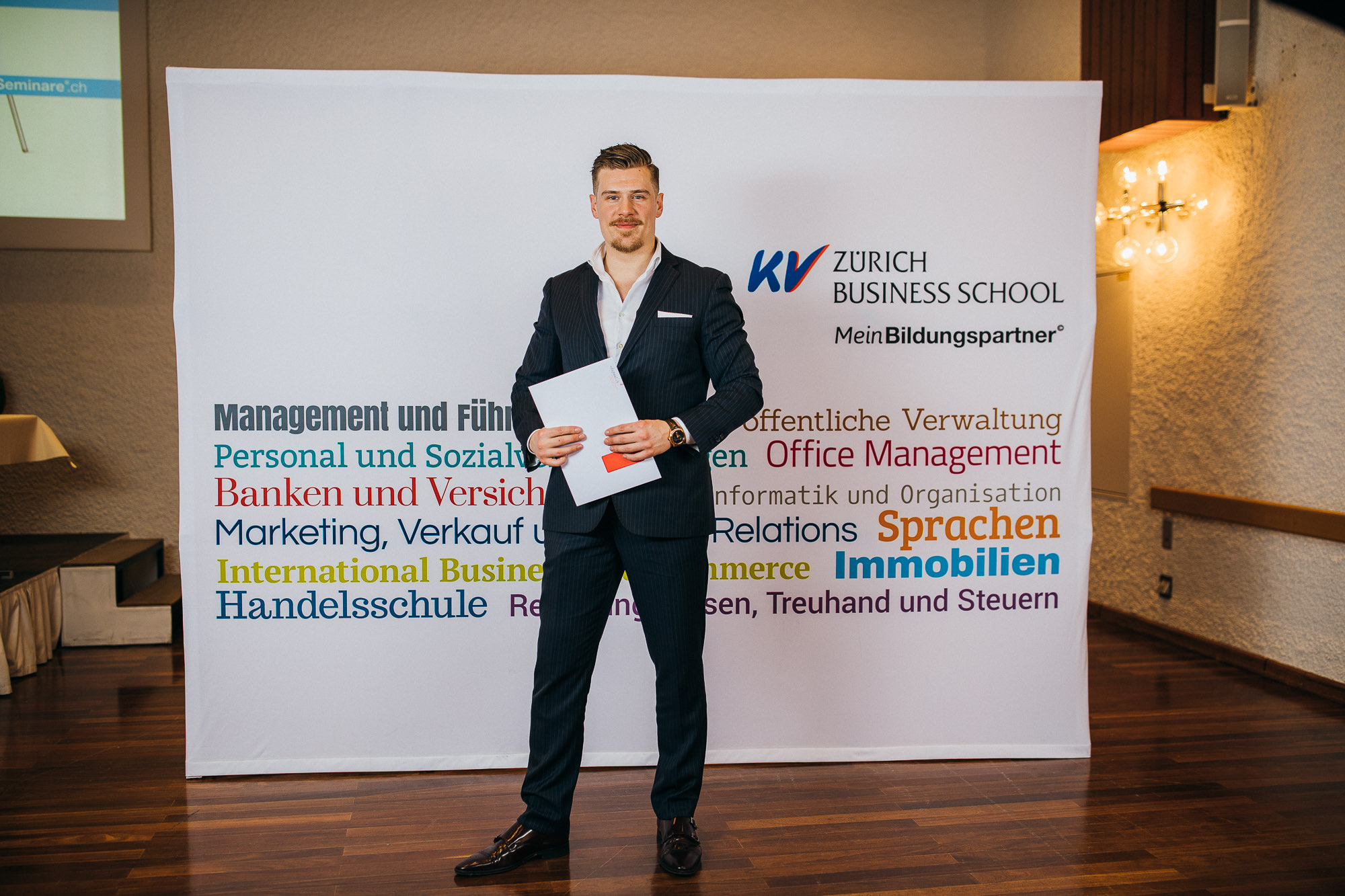 Export x3 5D4 2913 KVZ Diplomfeier Handelsschule&HWD