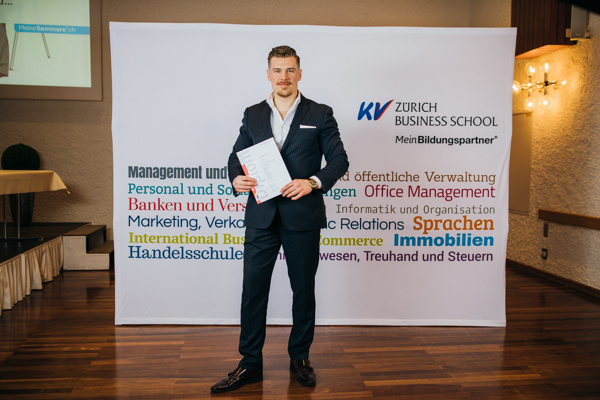 Export x3 5D4 2916 KVZ Diplomfeier Handelsschule&HWD