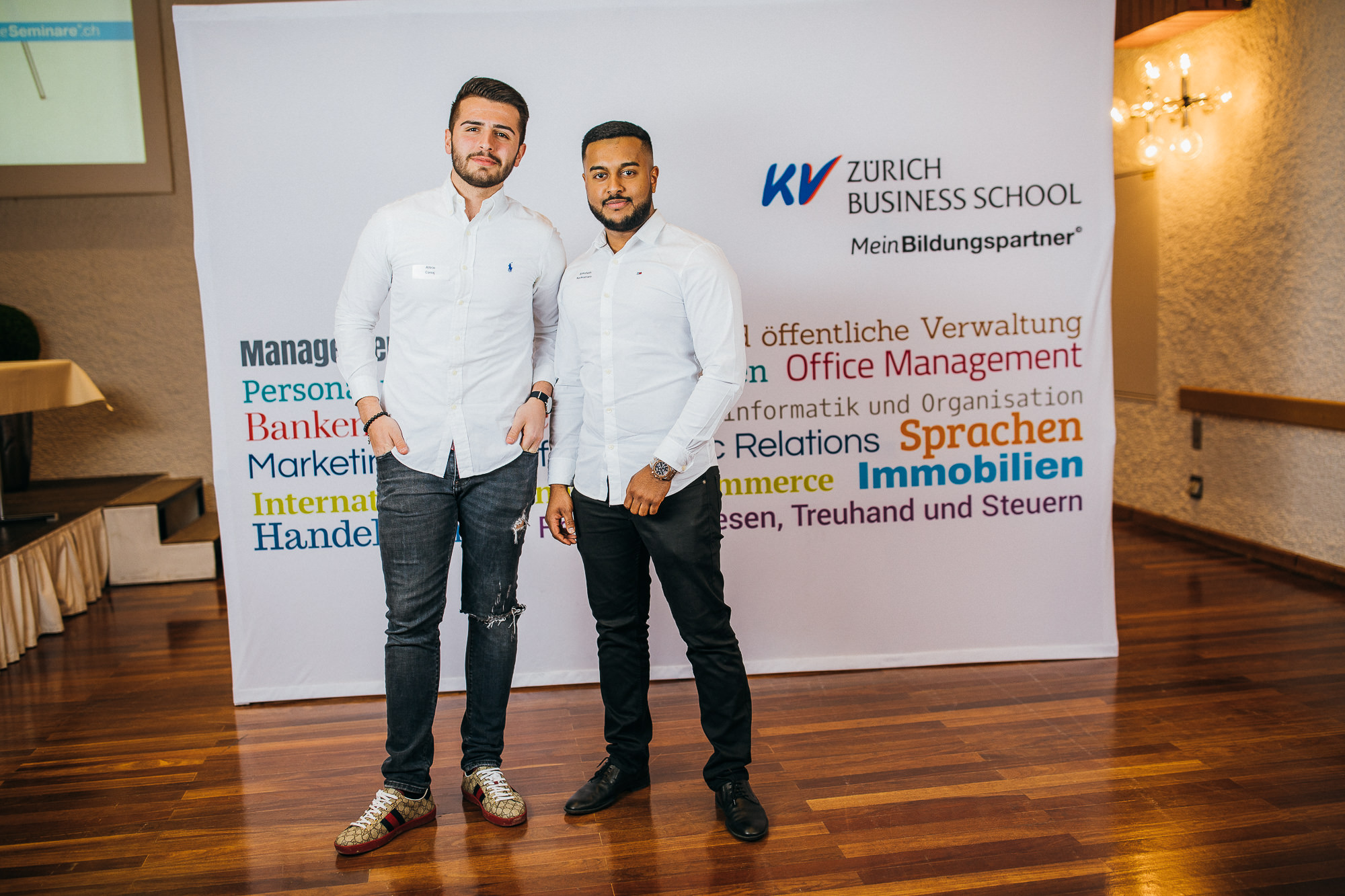 Export x3 5D4 2949 KVZ Diplomfeier Handelsschule&HWD