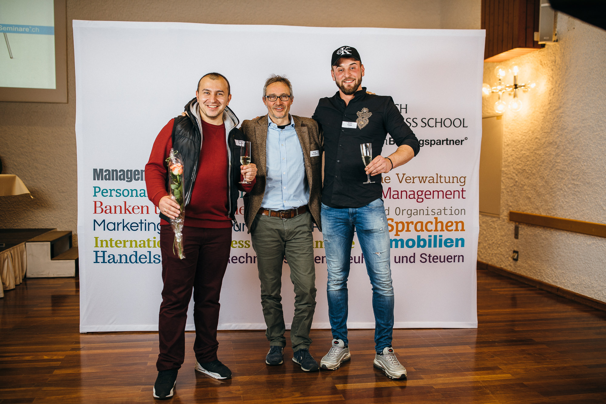 Export x3 5D4 3015 KVZ Diplomfeier Handelsschule&HWD