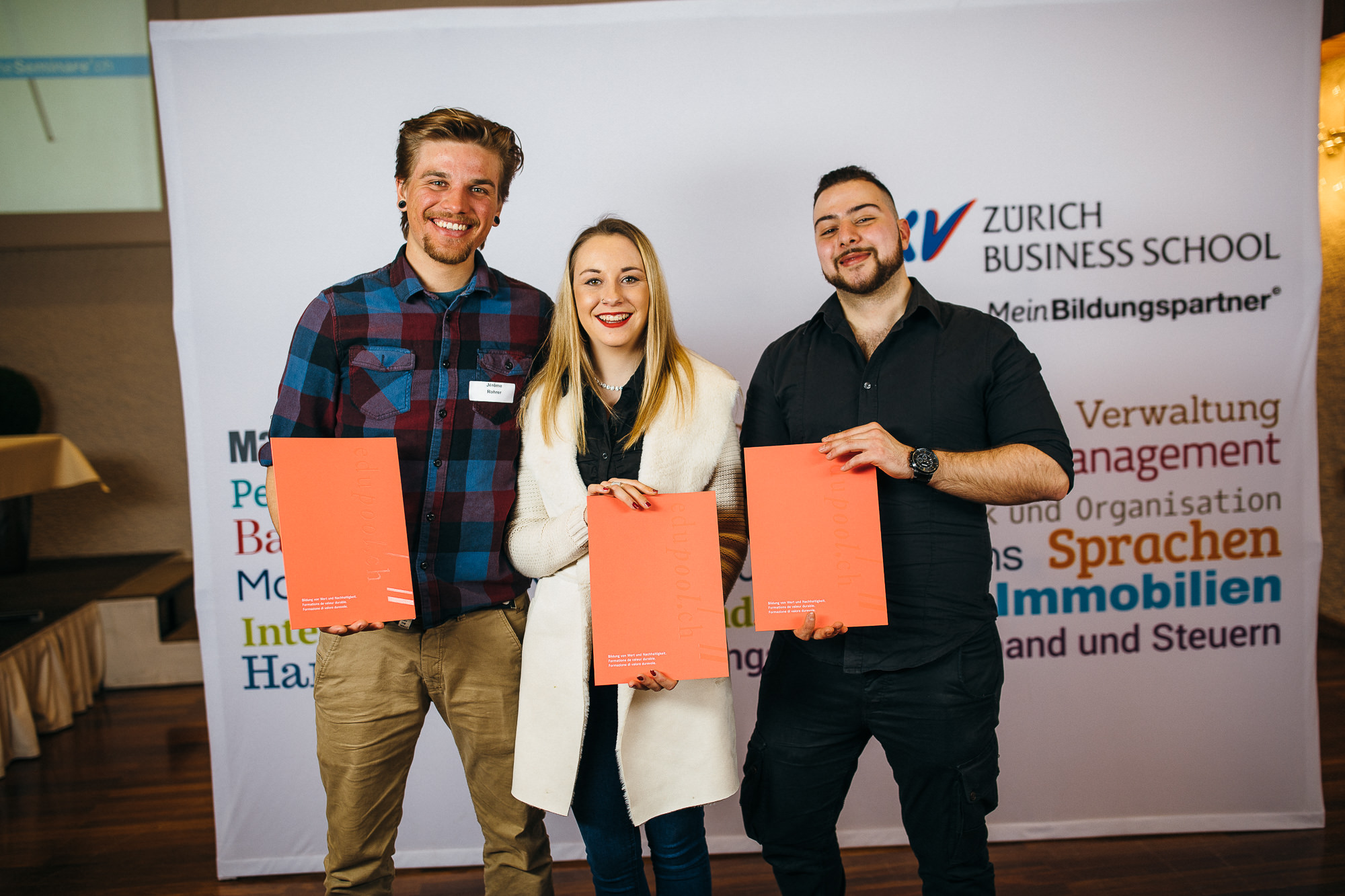 Export x3 5D4 3038 KVZ Diplomfeier Handelsschule&HWD