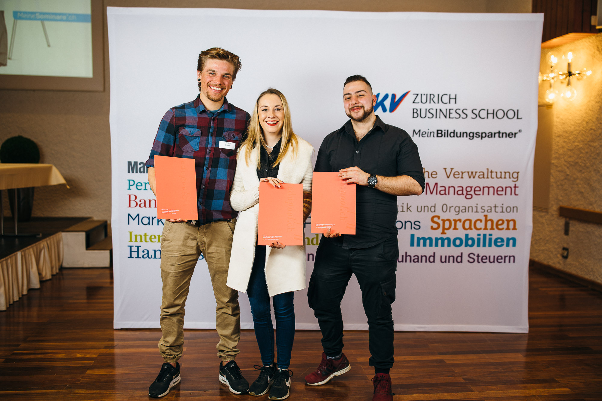 Export x3 5D4 3040 KVZ Diplomfeier Handelsschule&HWD