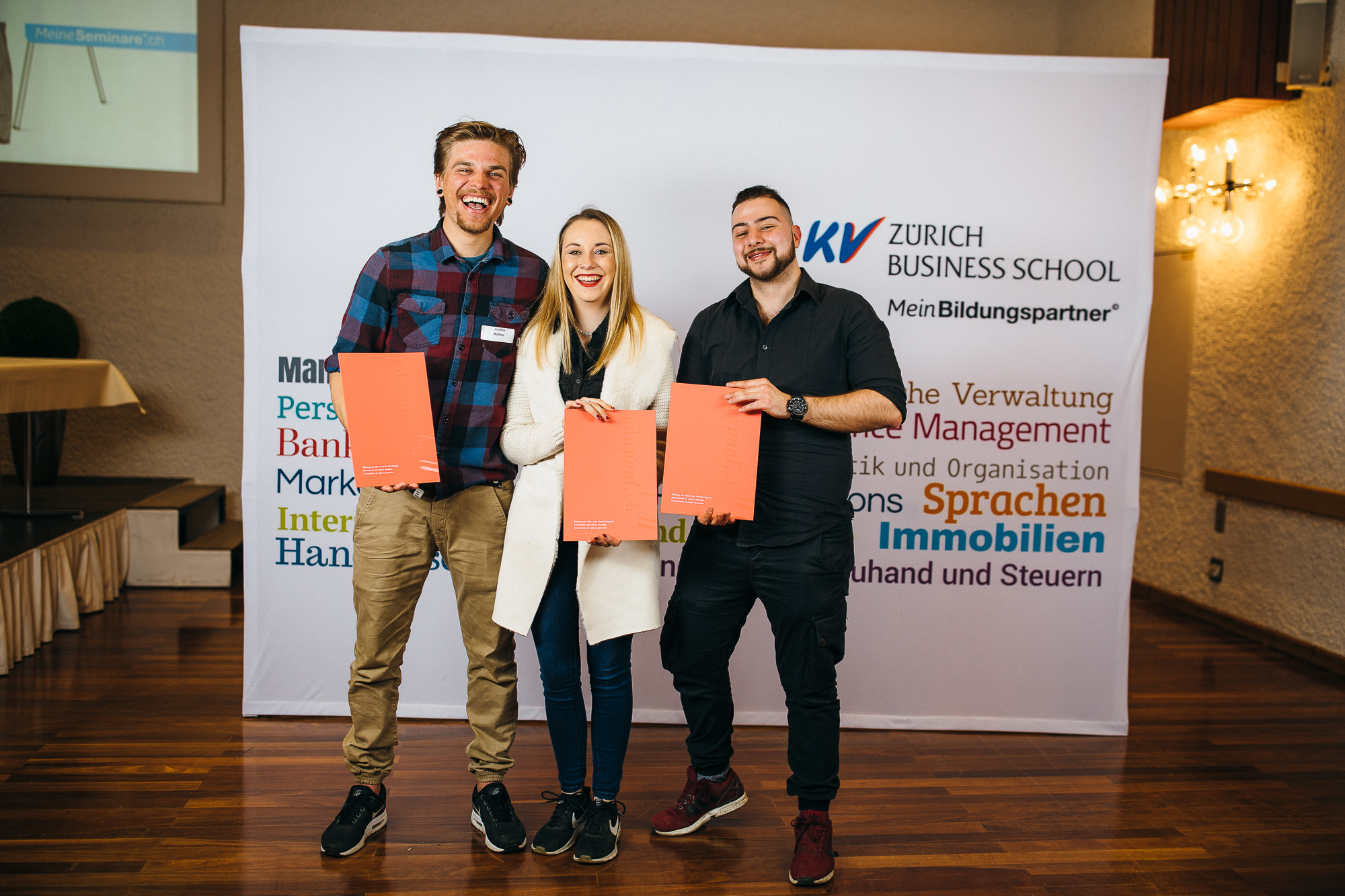 Export x3 5D4 3044 KVZ Diplomfeier Handelsschule&HWD