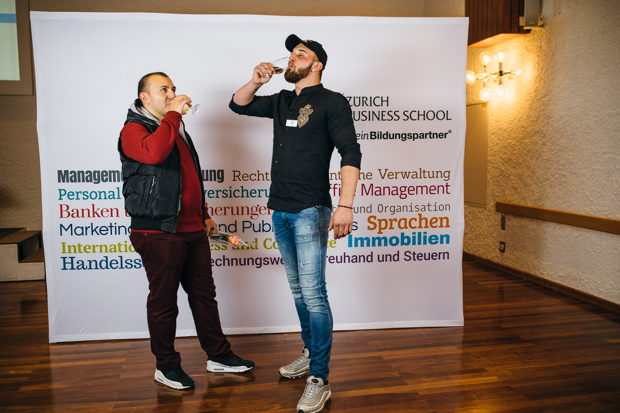 Export x3 5D4 3083 KVZ Diplomfeier Handelsschule&HWD